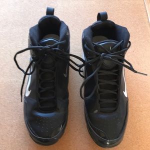 Nike mvp black cleats size 9 1/2 in good condition